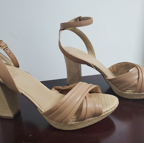 Naturalizer Sandals - Picture 2 of 4